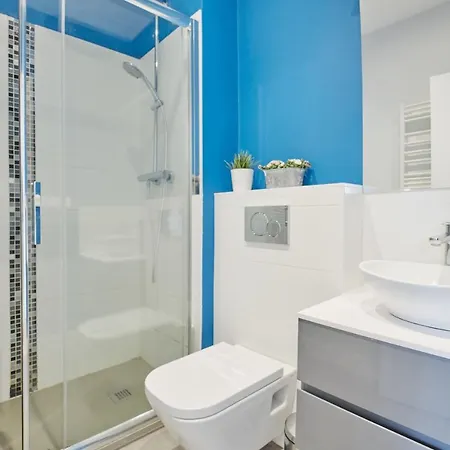 Guestready - Cozy Apt Near Cote Des Basques W Parking! アパート