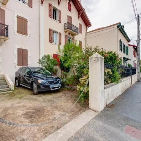 Guestready - Cozy Apt Near Cote Des Basques W Parking! ビアリッツ